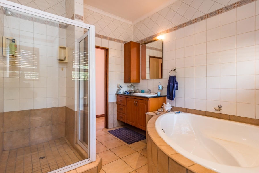 4 Bedroom Property for Sale in Ruimsig Gauteng