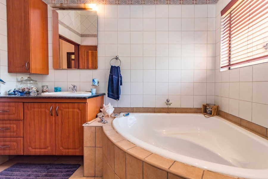 4 Bedroom Property for Sale in Ruimsig Gauteng