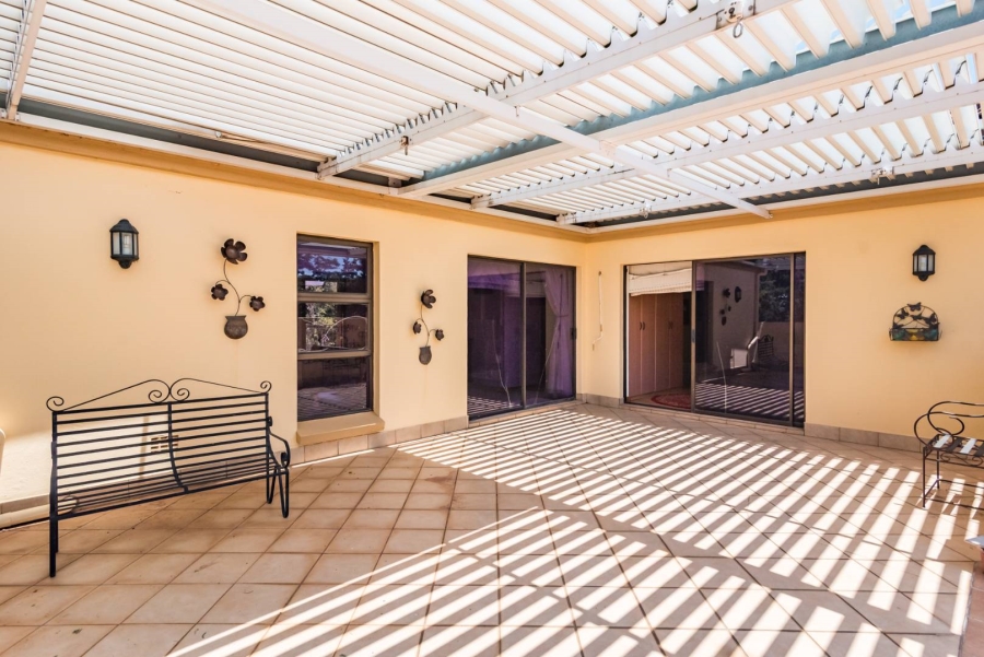 4 Bedroom Property for Sale in Ruimsig Gauteng