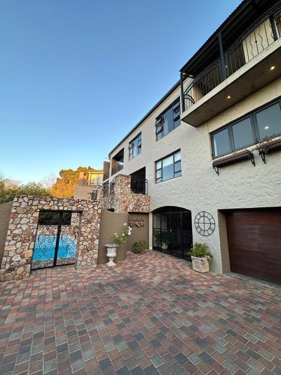 4 Bedroom Property for Sale in Murrayfield Gauteng