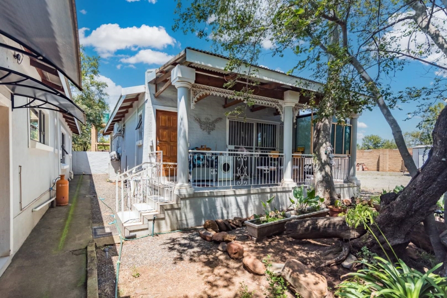 11 Bedroom Property for Sale in Hekpoort Gauteng