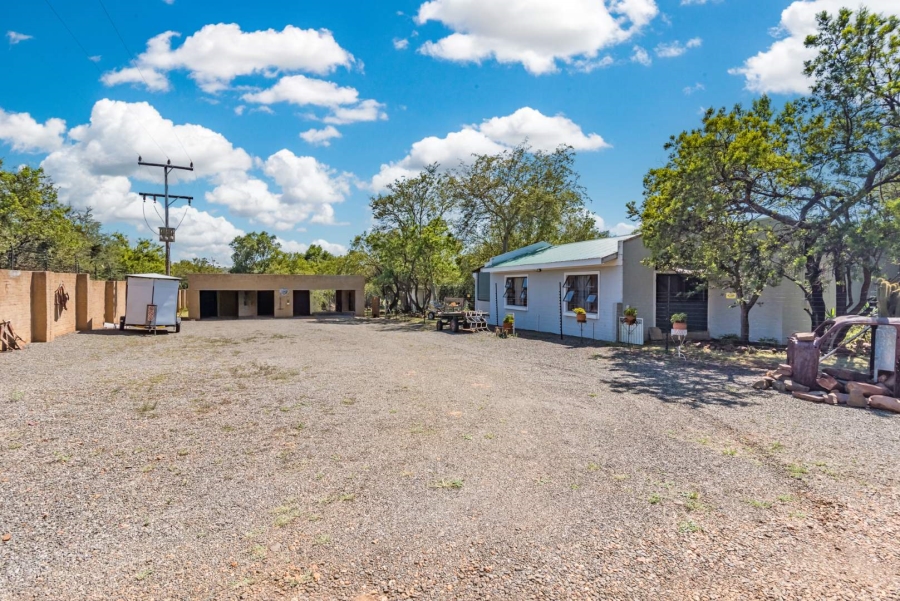 11 Bedroom Property for Sale in Hekpoort Gauteng