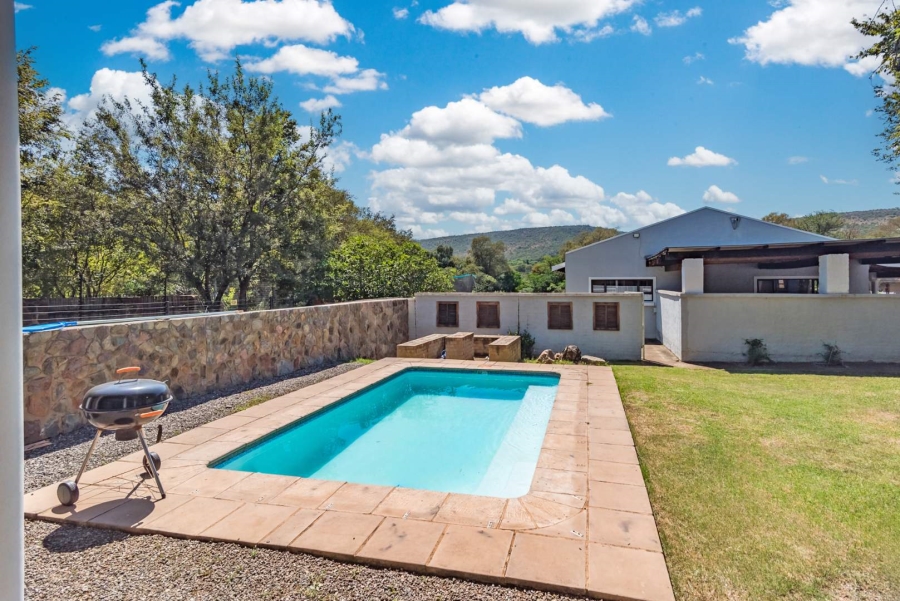 11 Bedroom Property for Sale in Hekpoort Gauteng