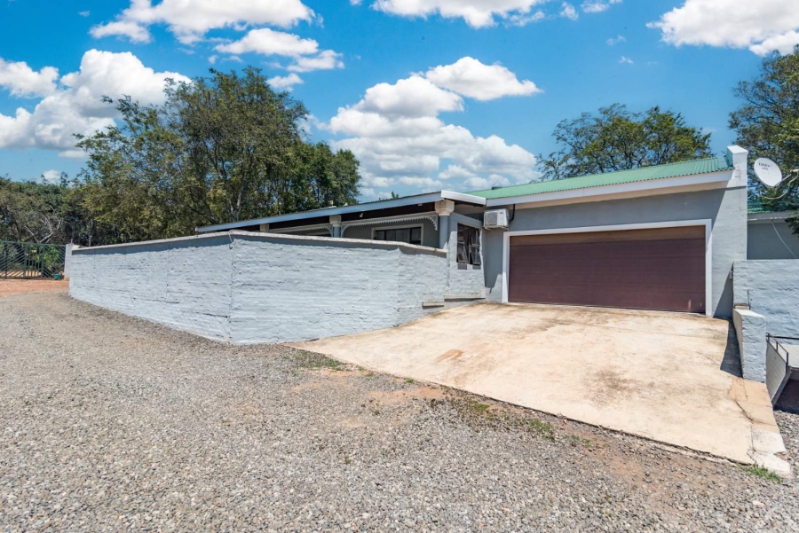 11 Bedroom Property for Sale in Hekpoort Gauteng