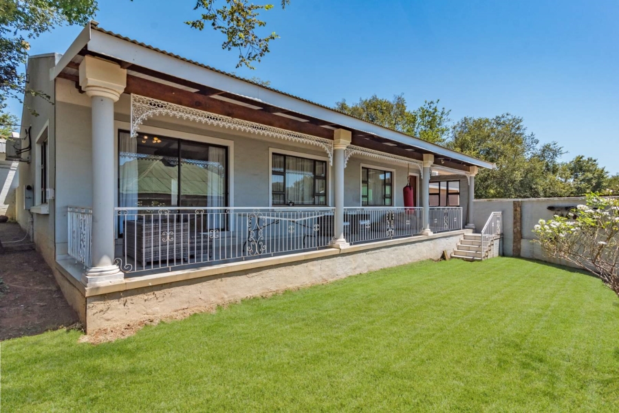 11 Bedroom Property for Sale in Hekpoort Gauteng