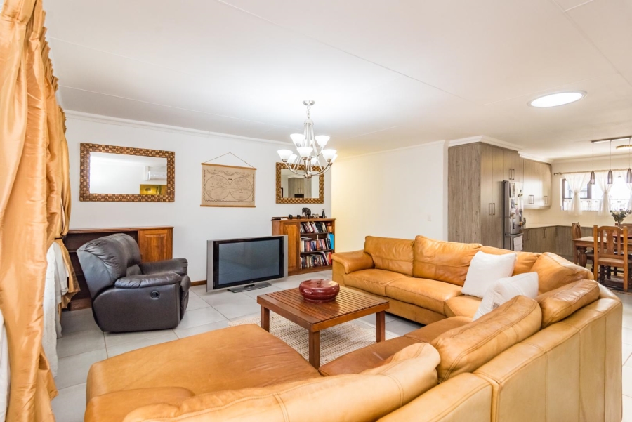 11 Bedroom Property for Sale in Hekpoort Gauteng