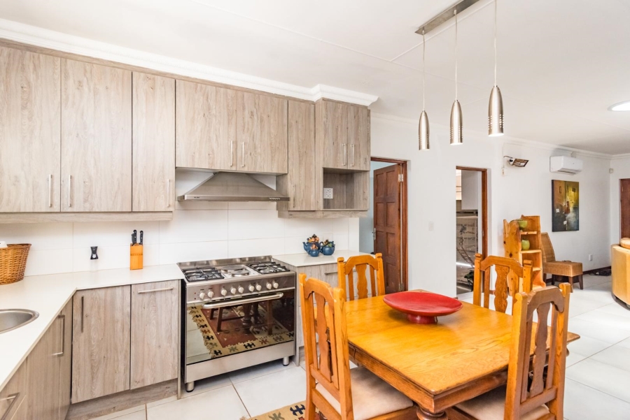 11 Bedroom Property for Sale in Hekpoort Gauteng