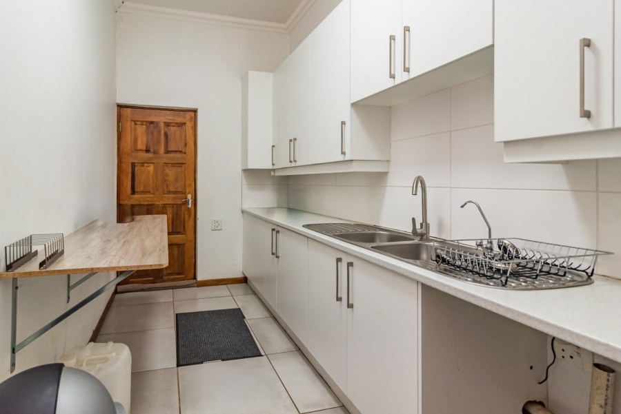 11 Bedroom Property for Sale in Hekpoort Gauteng