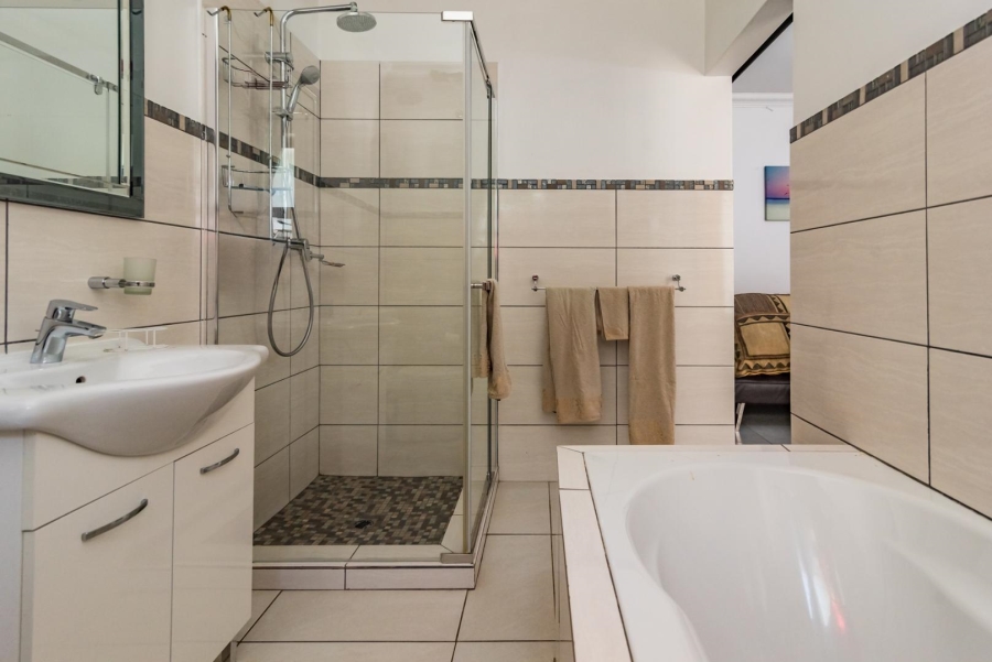 11 Bedroom Property for Sale in Hekpoort Gauteng