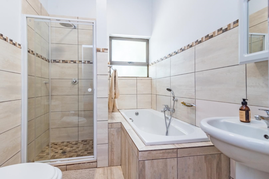 11 Bedroom Property for Sale in Hekpoort Gauteng