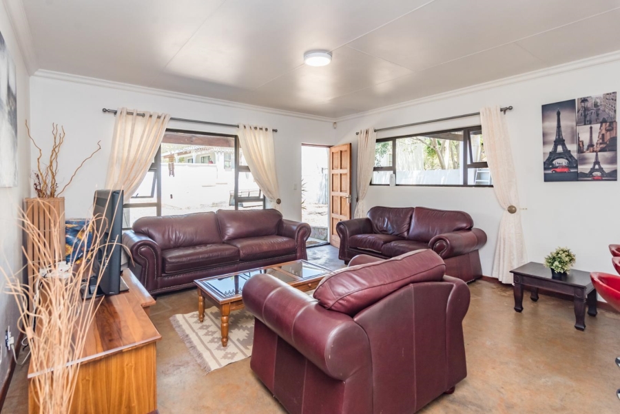 11 Bedroom Property for Sale in Hekpoort Gauteng