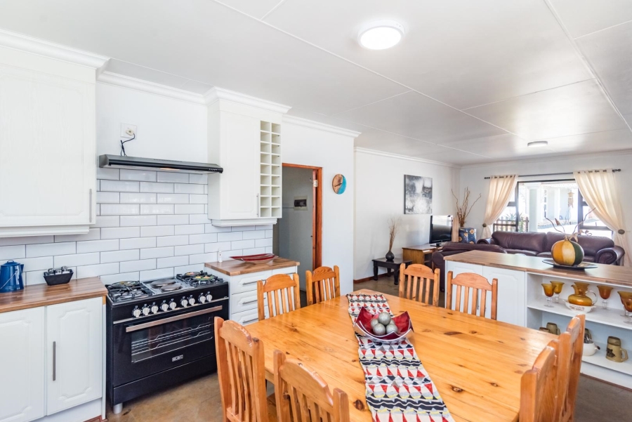 11 Bedroom Property for Sale in Hekpoort Gauteng