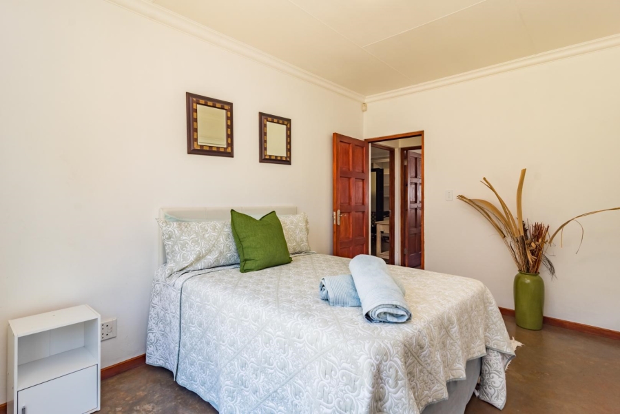 11 Bedroom Property for Sale in Hekpoort Gauteng