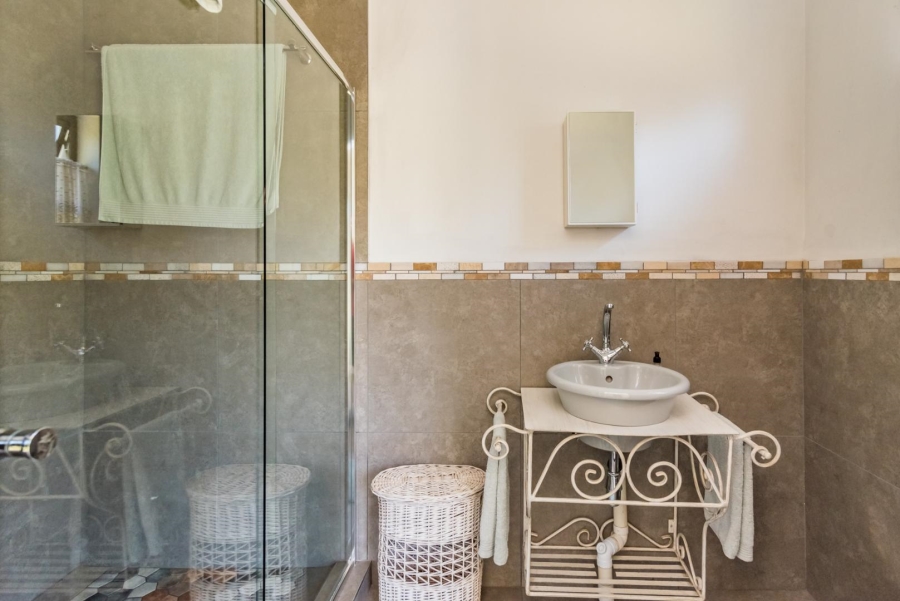 11 Bedroom Property for Sale in Hekpoort Gauteng