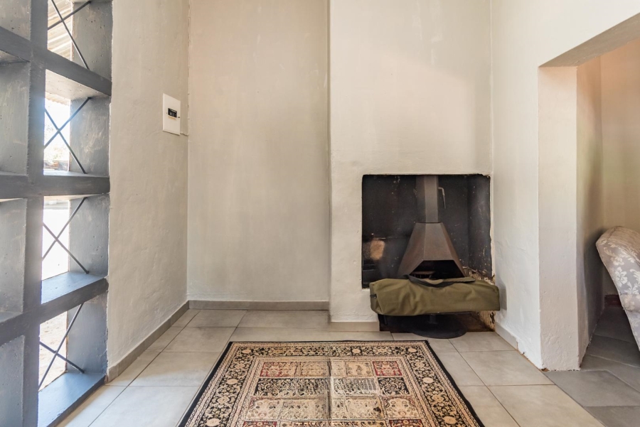 11 Bedroom Property for Sale in Hekpoort Gauteng