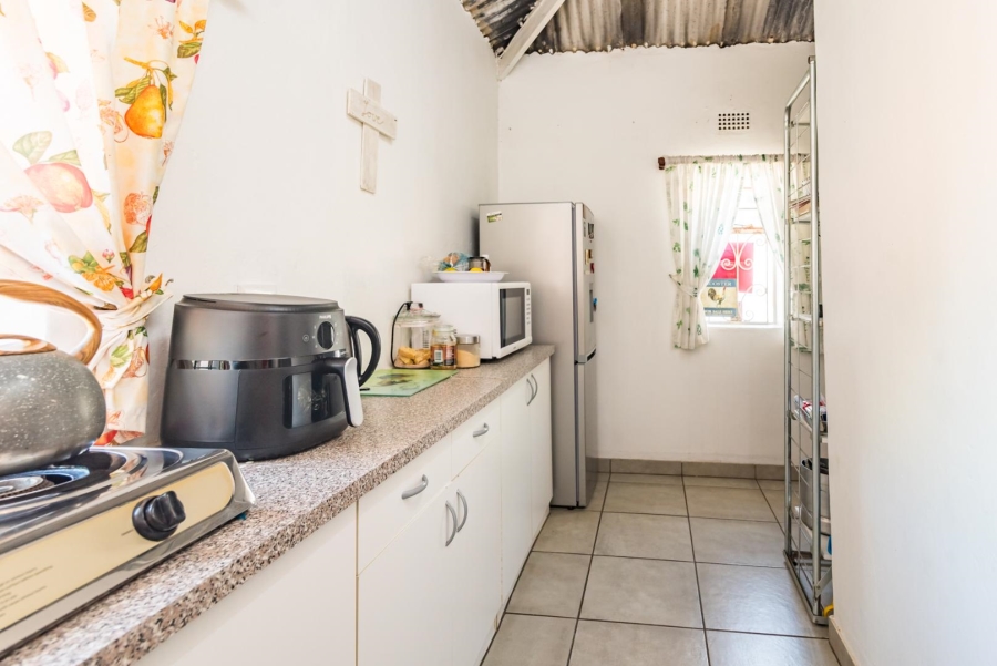 11 Bedroom Property for Sale in Hekpoort Gauteng