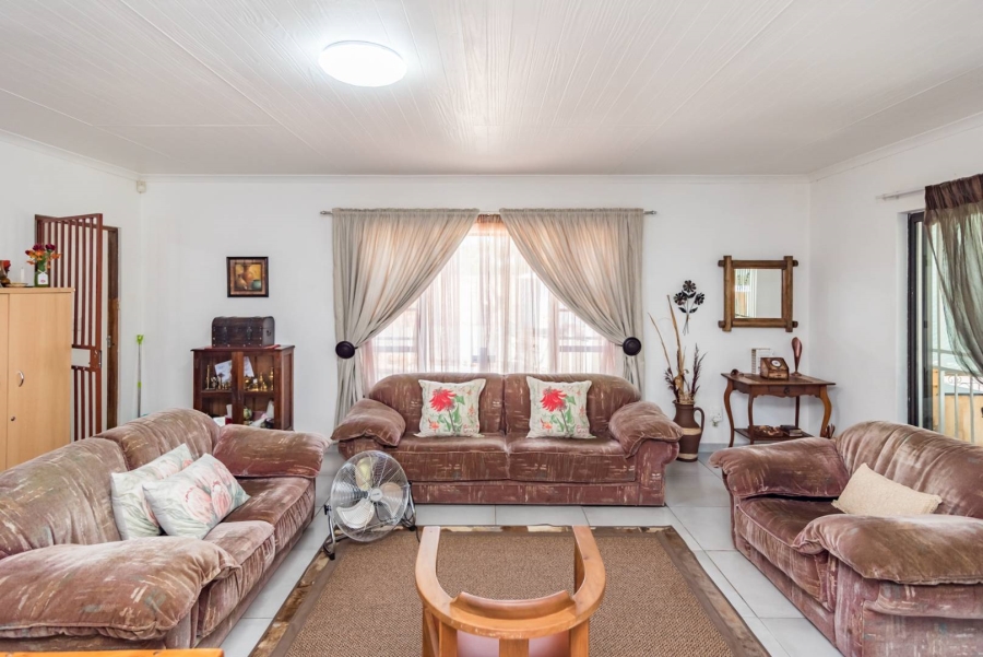 11 Bedroom Property for Sale in Hekpoort Gauteng