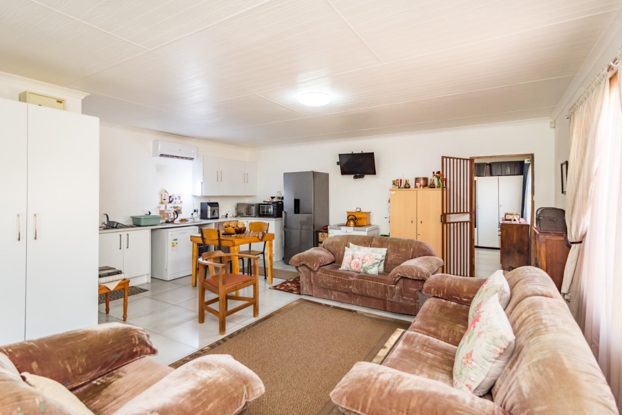 11 Bedroom Property for Sale in Hekpoort Gauteng