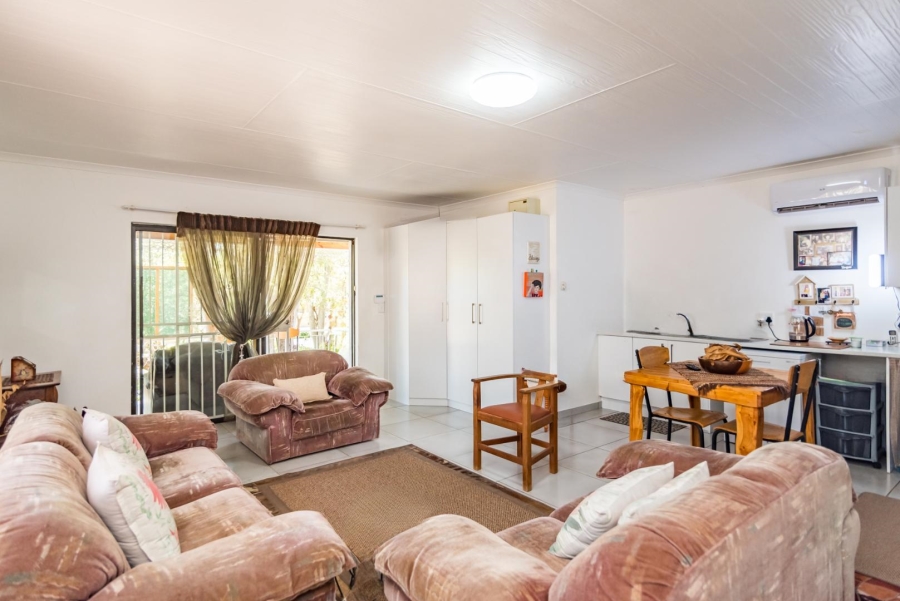 11 Bedroom Property for Sale in Hekpoort Gauteng