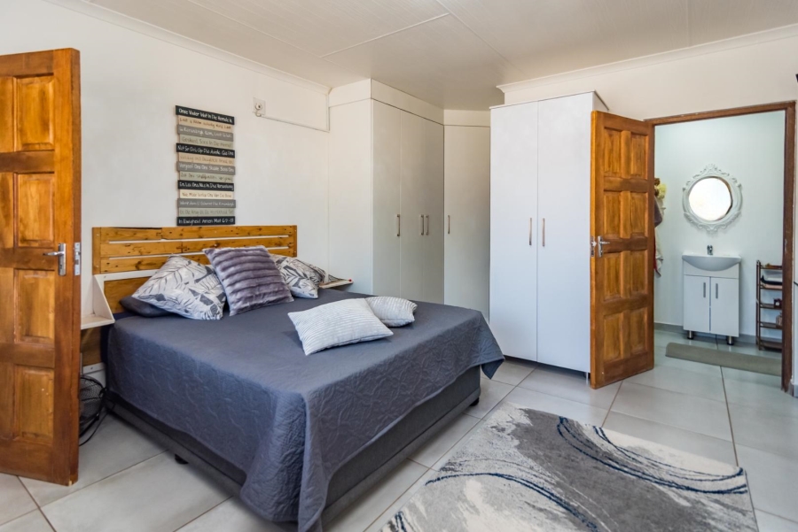 11 Bedroom Property for Sale in Hekpoort Gauteng