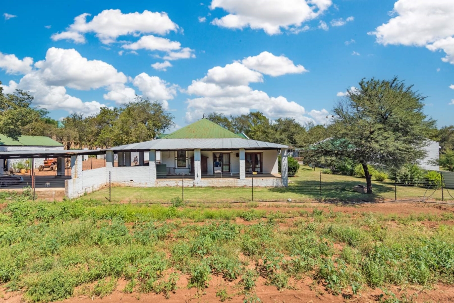 11 Bedroom Property for Sale in Hekpoort Gauteng
