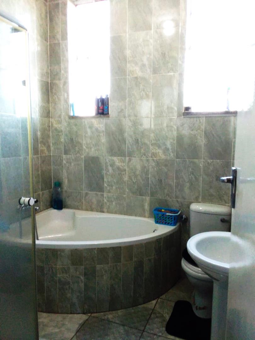 2 Bedroom Property for Sale in Symhurst Gauteng