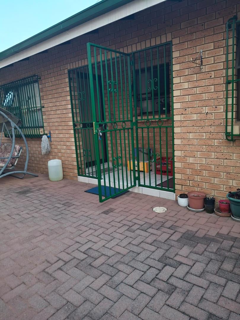 0 Bedroom Property for Sale in The Hill Gauteng