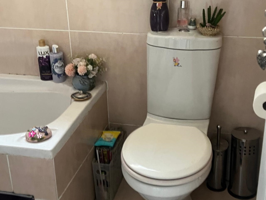 2 Bedroom Property for Sale in New Redruth Gauteng