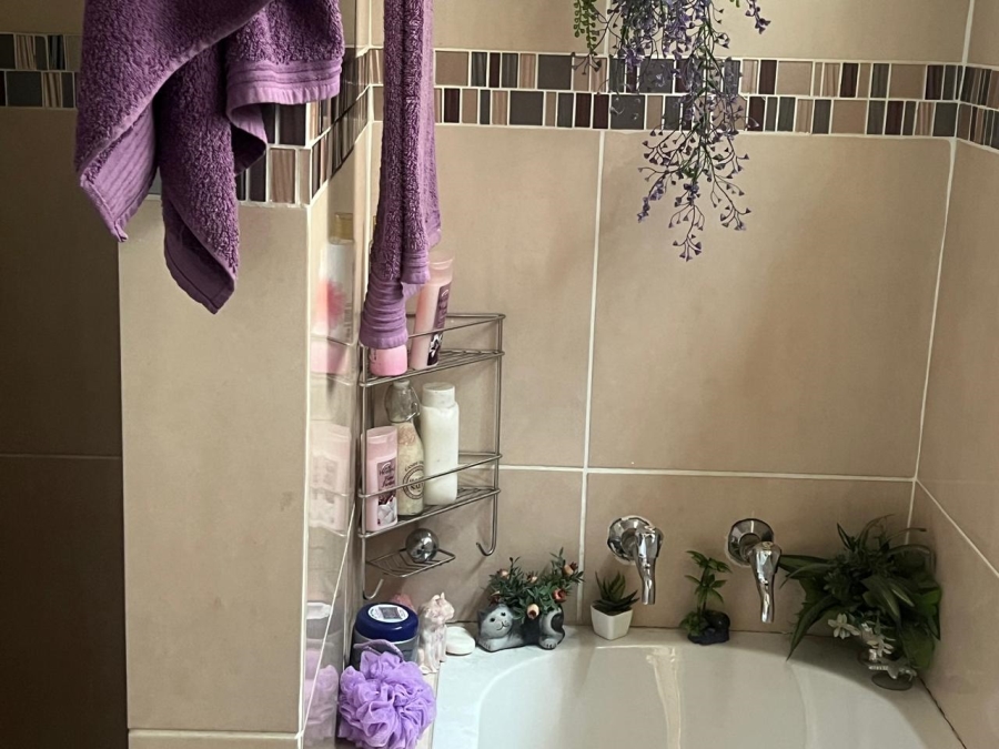 2 Bedroom Property for Sale in New Redruth Gauteng