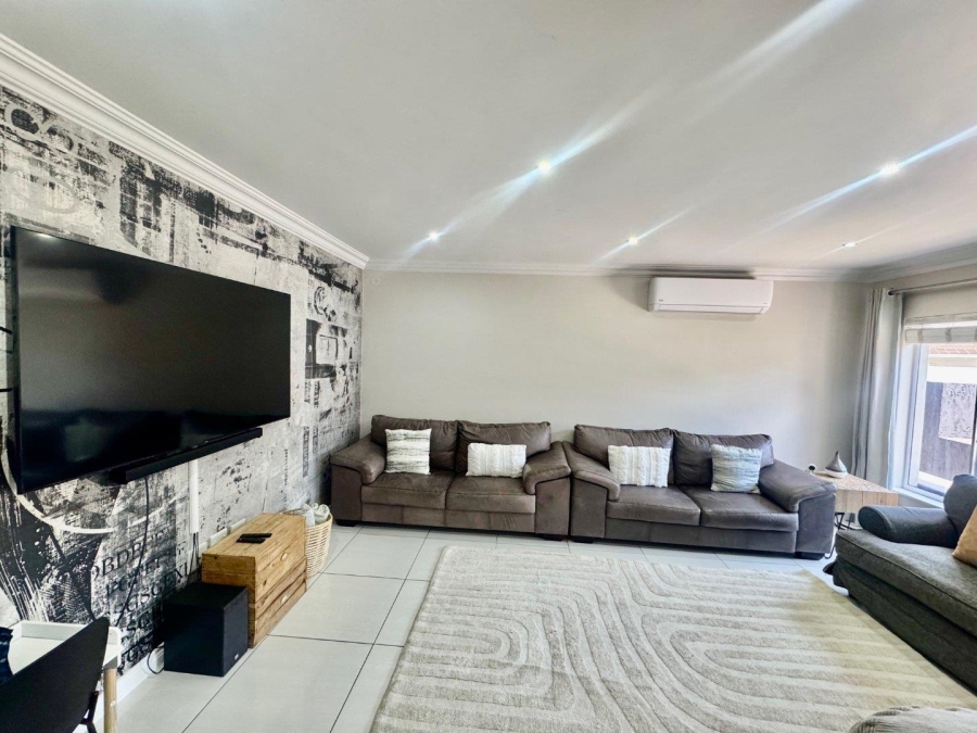 3 Bedroom Property for Sale in Beyerspark Gauteng