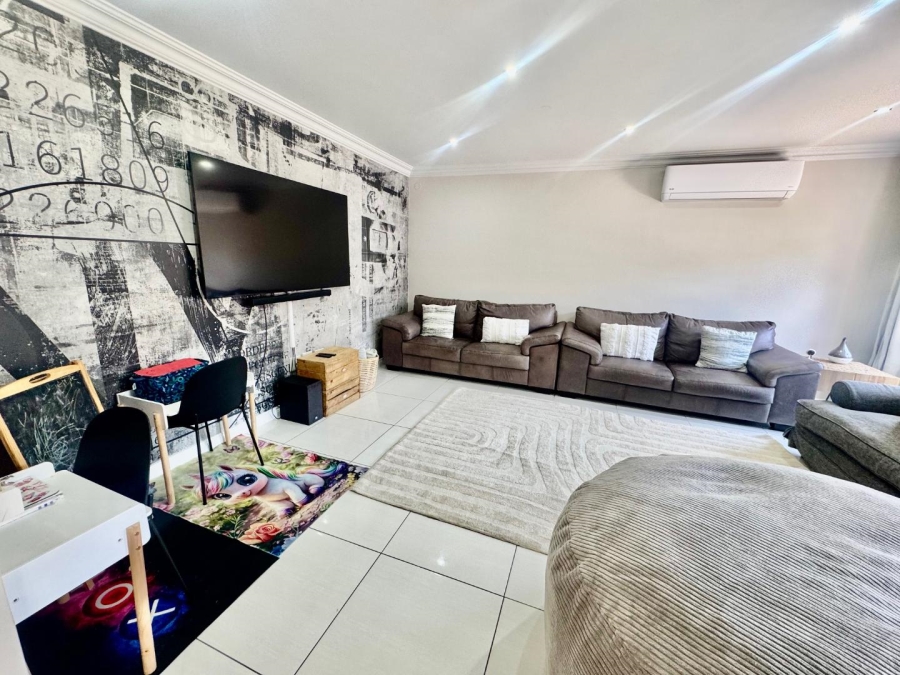 3 Bedroom Property for Sale in Beyerspark Gauteng