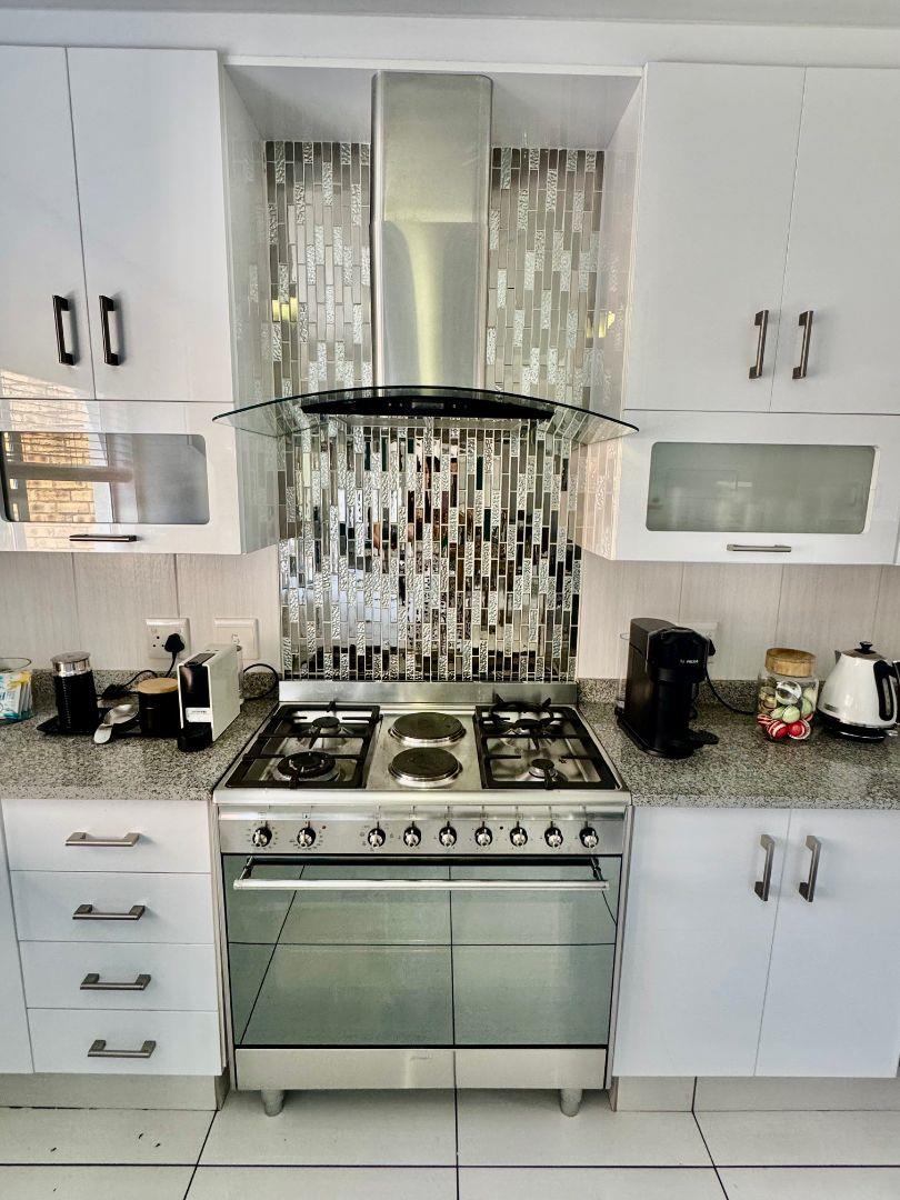 3 Bedroom Property for Sale in Beyerspark Gauteng