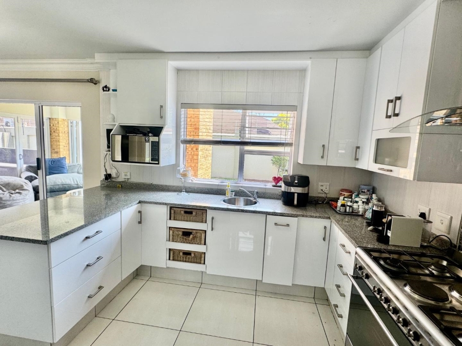 3 Bedroom Property for Sale in Beyerspark Gauteng