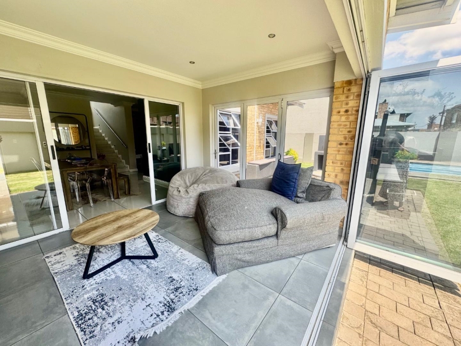 3 Bedroom Property for Sale in Beyerspark Gauteng