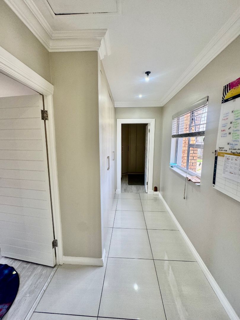 3 Bedroom Property for Sale in Beyerspark Gauteng