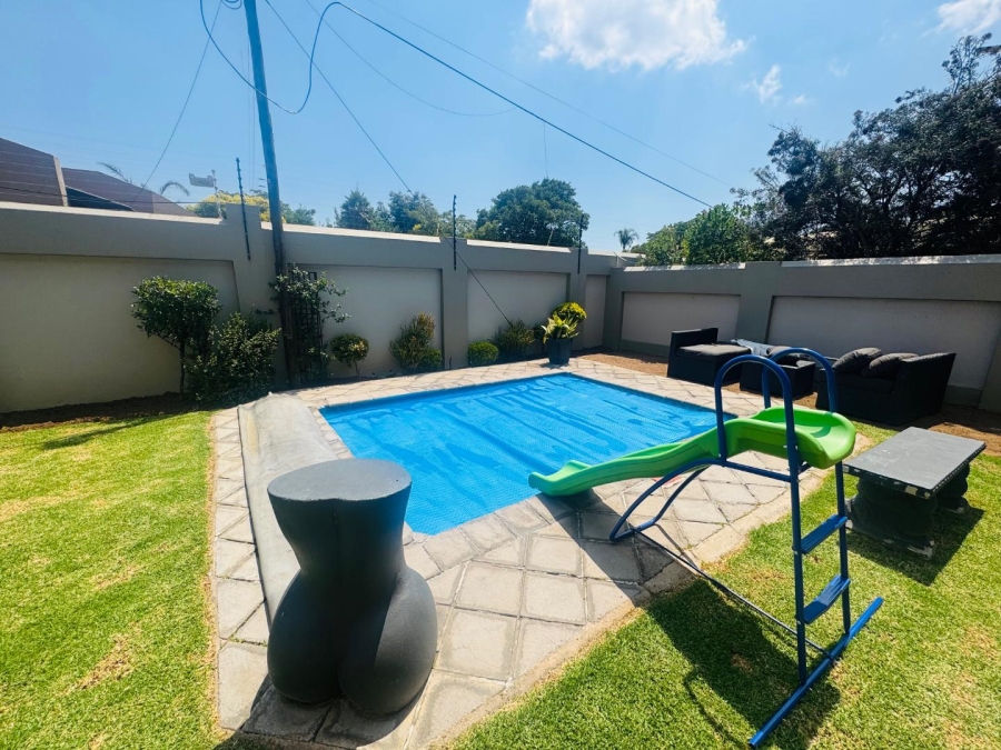 3 Bedroom Property for Sale in Beyerspark Gauteng