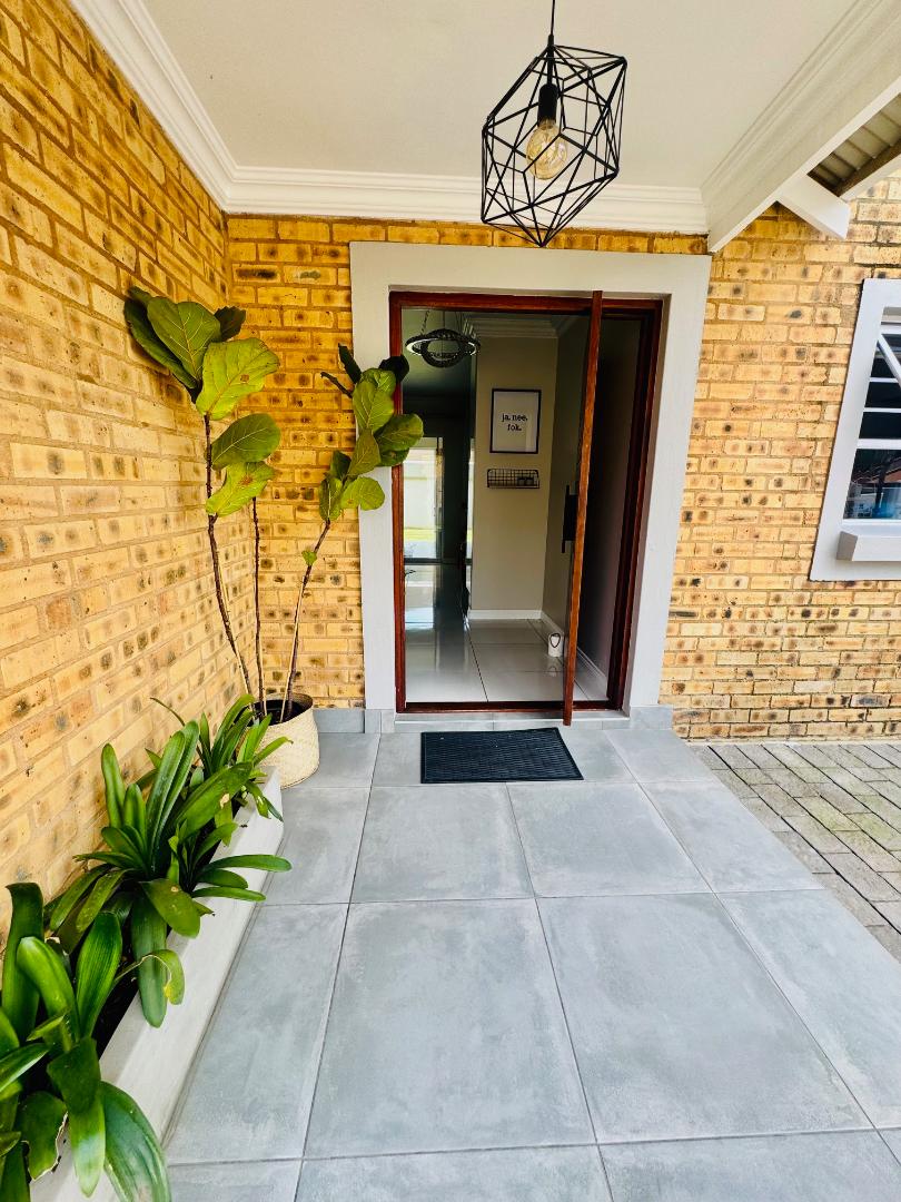 3 Bedroom Property for Sale in Beyerspark Gauteng