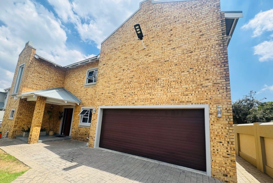 3 Bedroom Property for Sale in Beyerspark Gauteng