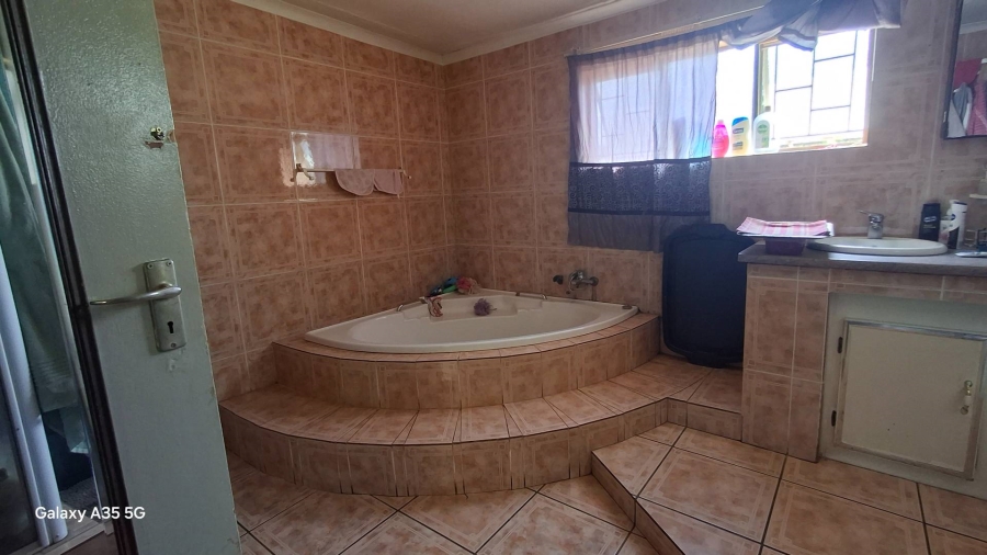 5 Bedroom Property for Sale in Wonderboom AH Gauteng