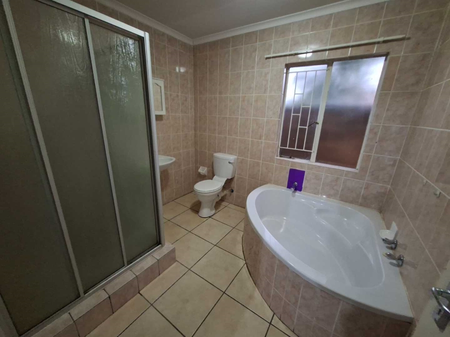 To Let 3 Bedroom Property for Rent in Roodepoort Gauteng