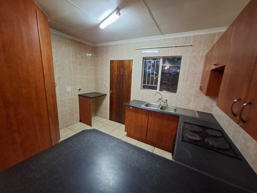 To Let 3 Bedroom Property for Rent in Roodepoort Gauteng