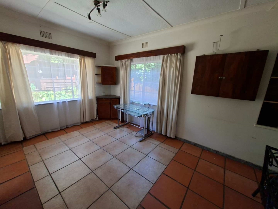 To Let 2 Bedroom Property for Rent in Fontainebleau Gauteng
