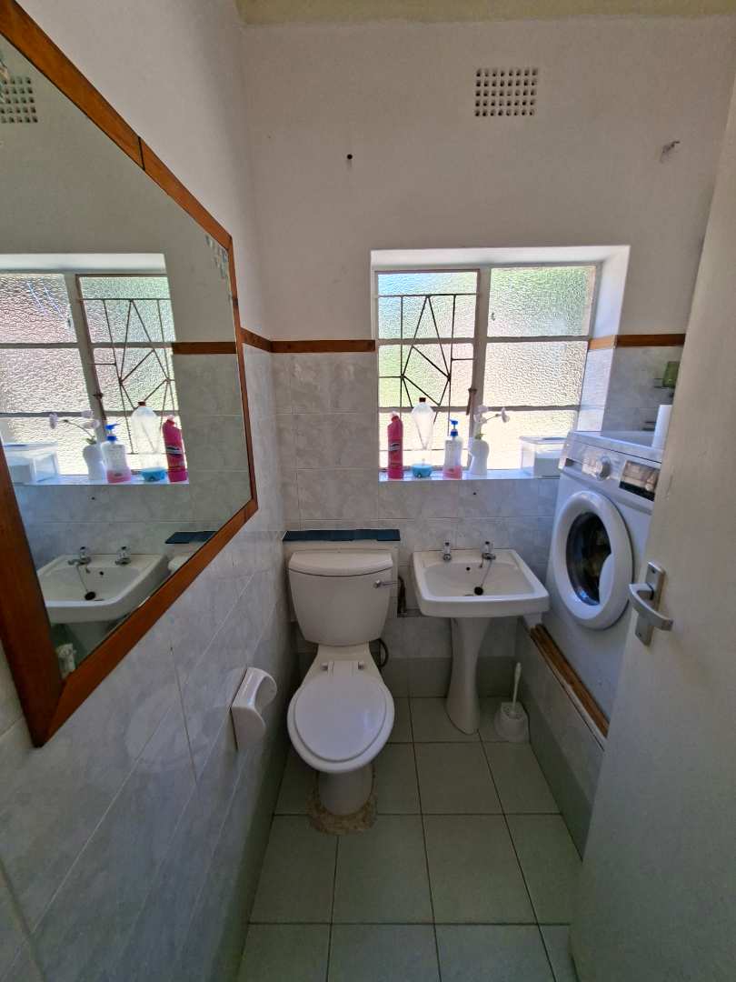 To Let 2 Bedroom Property for Rent in Fontainebleau Gauteng