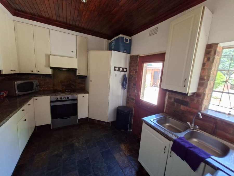 To Let 2 Bedroom Property for Rent in Fontainebleau Gauteng