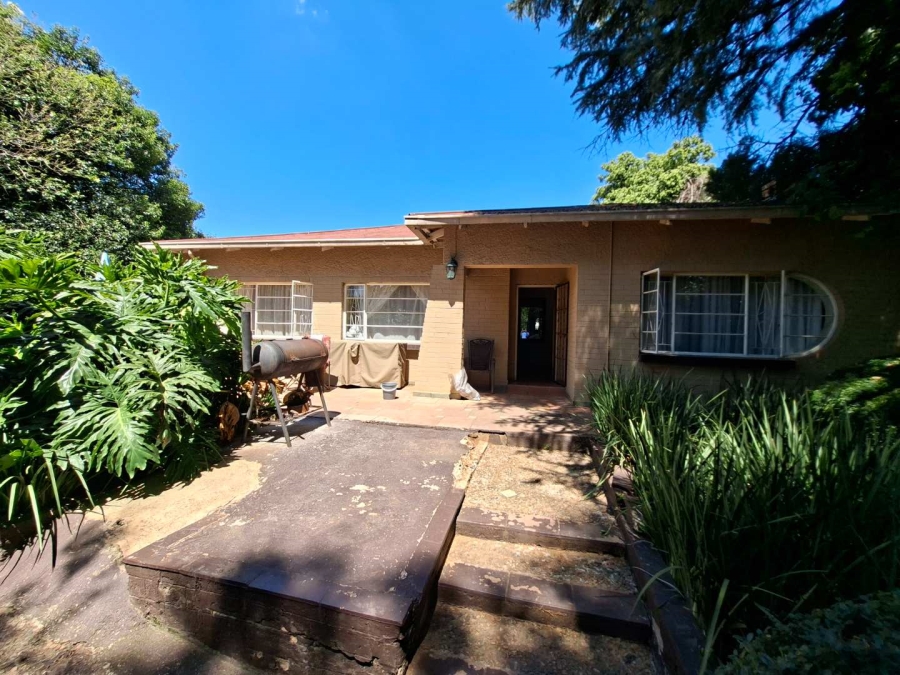 To Let 2 Bedroom Property for Rent in Fontainebleau Gauteng