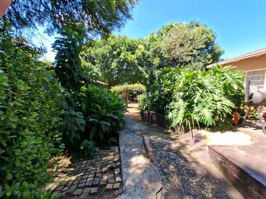 To Let 2 Bedroom Property for Rent in Fontainebleau Gauteng