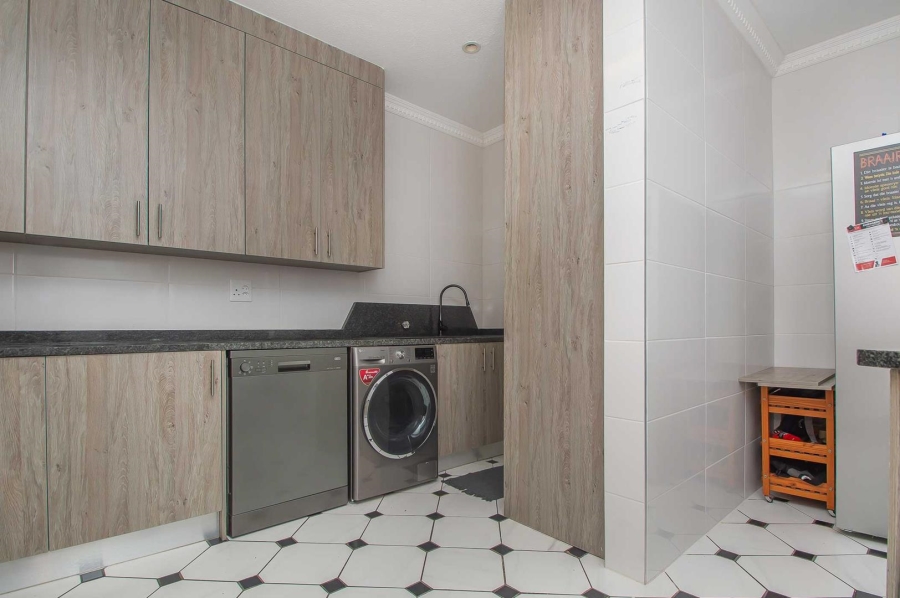 3 Bedroom Property for Sale in Constantia Kloof Gauteng