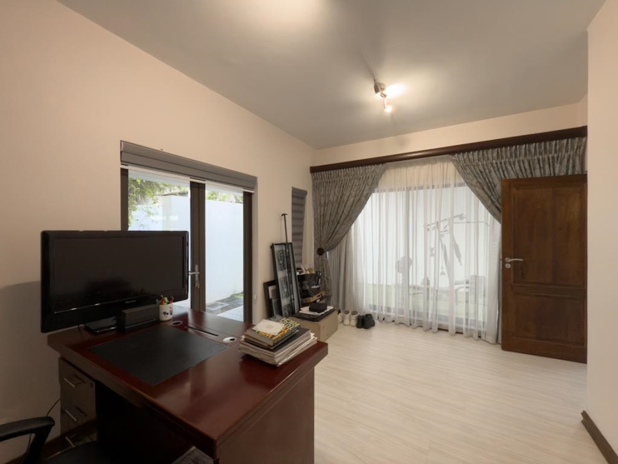 6 Bedroom Property for Sale in Midlands Estate Gauteng