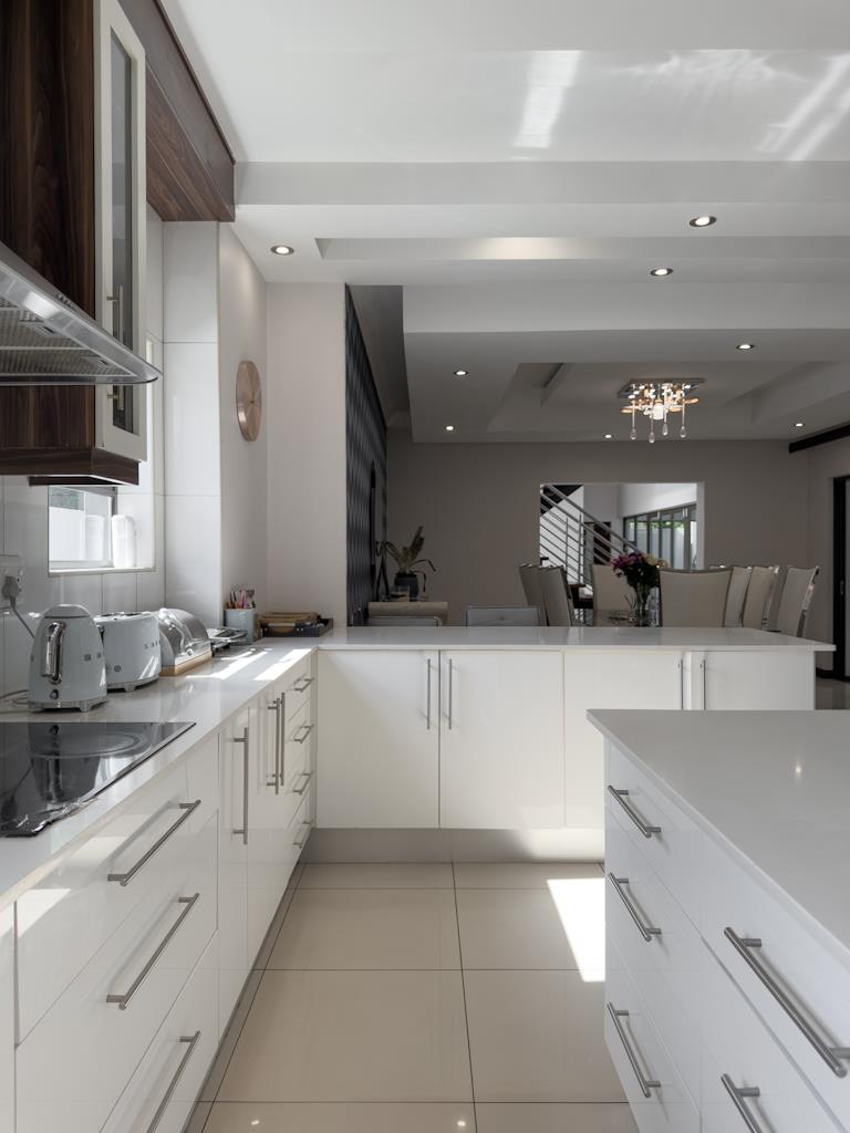 6 Bedroom Property for Sale in Midlands Estate Gauteng