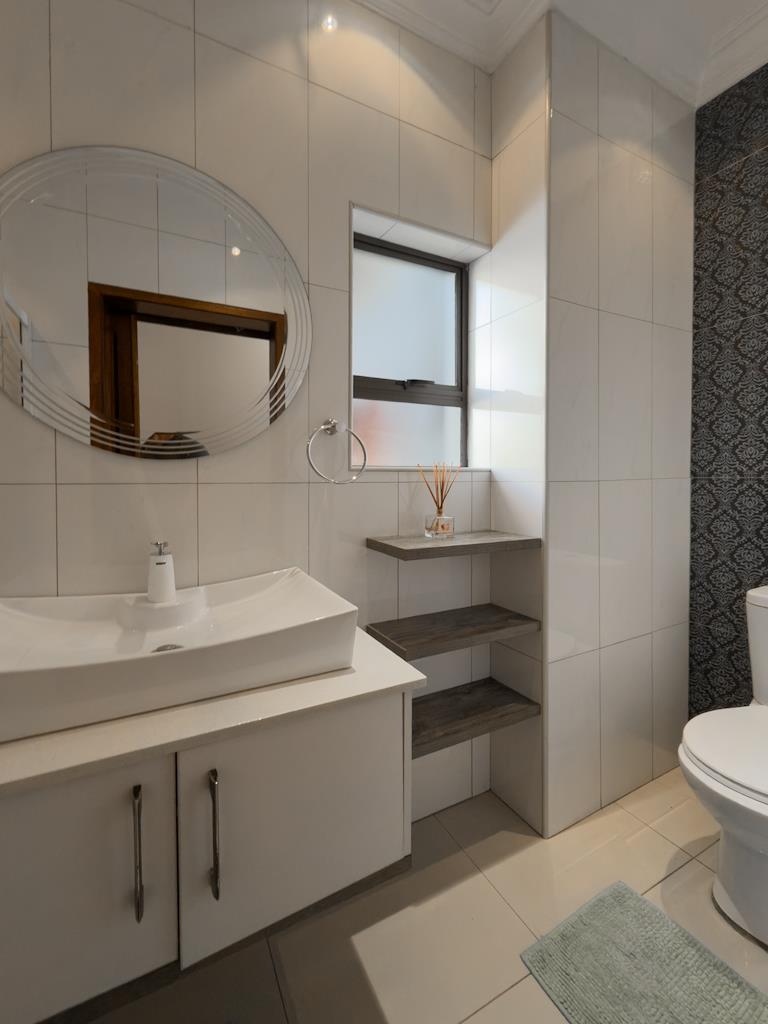 6 Bedroom Property for Sale in Midlands Estate Gauteng